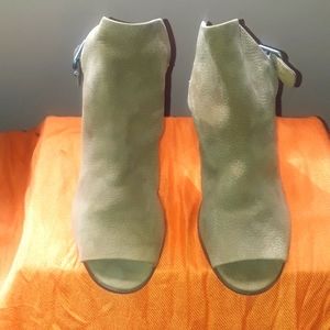 Womens Brand New Lucky Brand Shoes sz 9.5